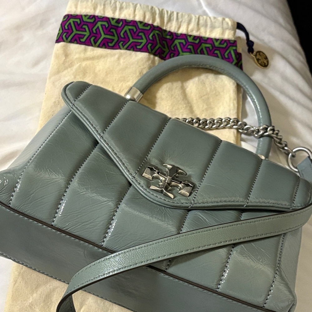 Tory Burch🍀light Gray Small Kira chain Quilted Leather Crossbody Bag-Beautiful - Picture 10 of 14